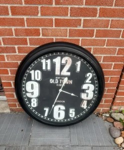 ساعة حائط بتصميم كلاسيكي OLD TOWN London EST 1863