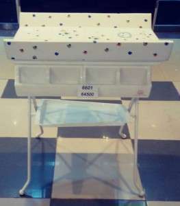 تخت حمام للاطفال (بانيو + طاولة غيار)  6601