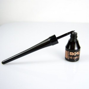 ايلاينر Ultra Thin Dip من MORE COSMETICS