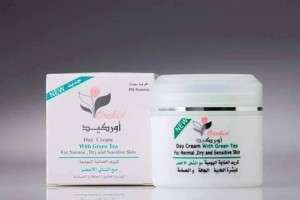 كريم العناية اليومية مع الشاي الأخضر 