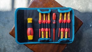 12 Pcs Interchangeable Insulated Screwdriver Set THKISD1201 مجموعة تتضمن 12 قطعة مفك معزول