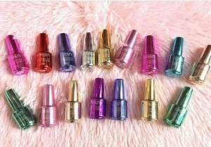 مناكير مرايا من هدى بيوتي   HUDA BEAUTY